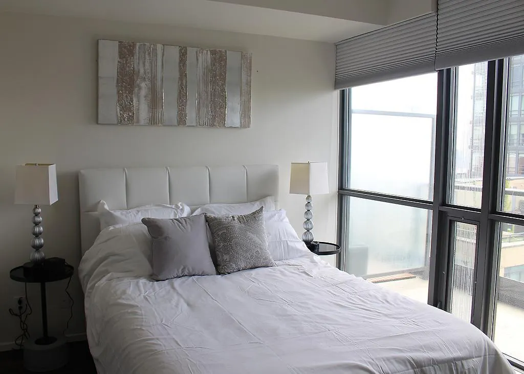 Applewood Suites - King & Spadina Toronto Apartment