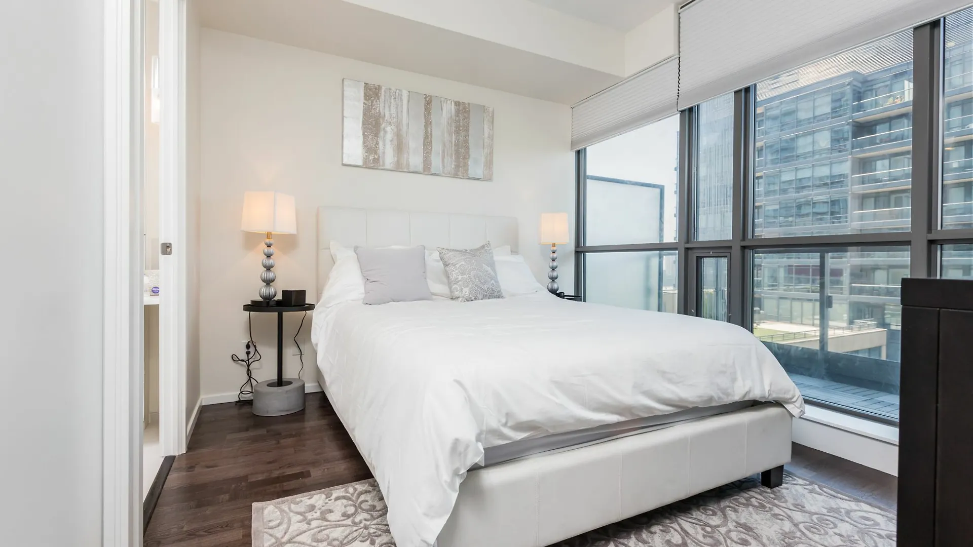 Applewood Suites - King & Spadina Toronto Canada