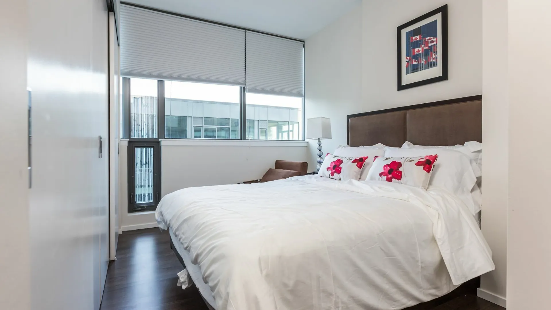 Applewood Suites - King & Spadina Toronto Apartment